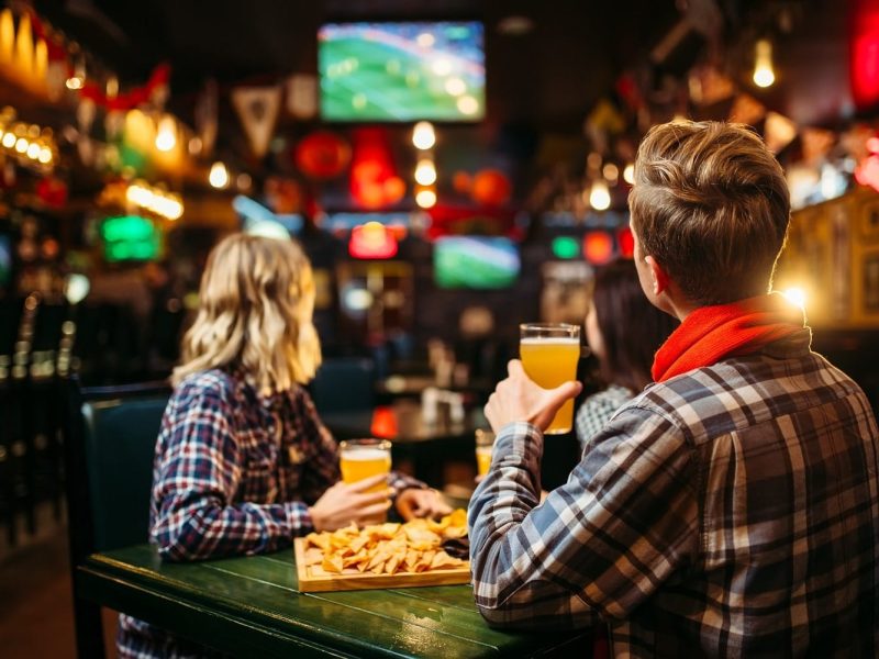 fans-watching-match-and-drinks-beer-in-sports-bar-2021-08-26-16-26-56-utc-min.jpg fans-watching-match-and-drinks-beer-in-sports-bar-2021-08-26-16-26-56-utc-min.jpg